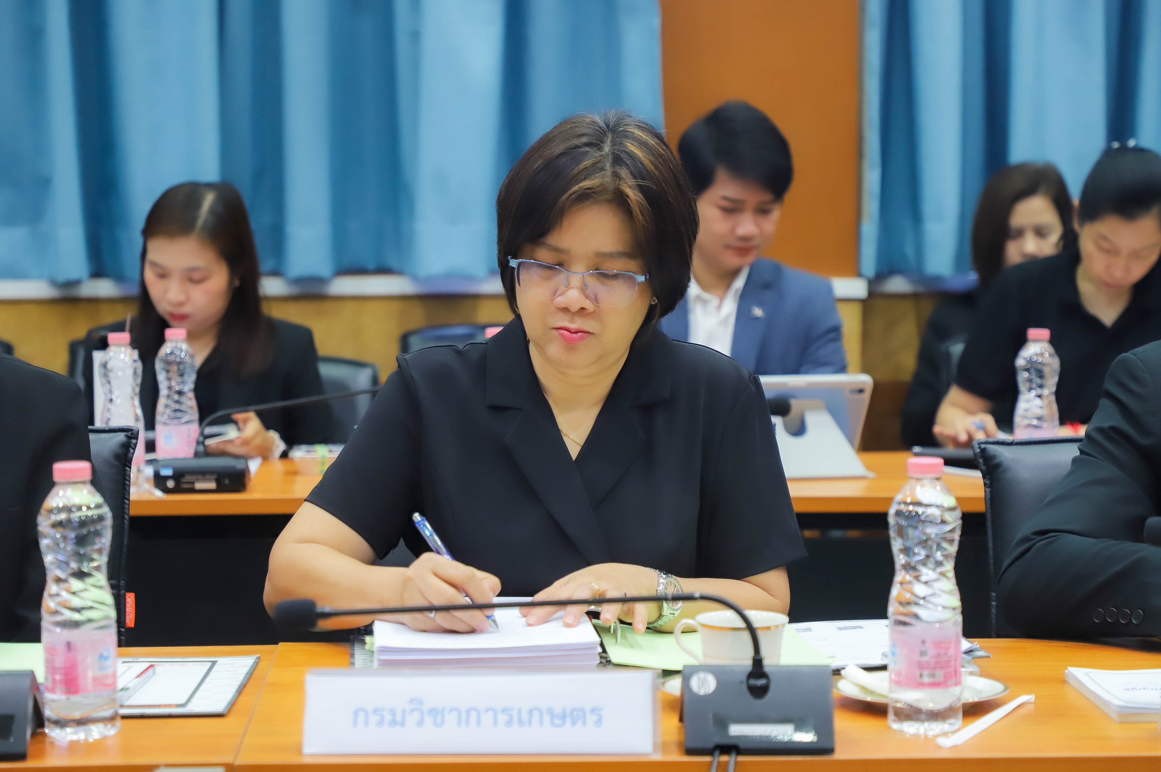 title - อกก.คง. เคาะ! ก่อสร้างสระเก็บน้ำ พัฒนาแหล่งน้ำและระบบกระจายน้ำ ไฟเขียว! หลักเกณฑ์การอนุมัติลดหรืองดเก็บดอกเบี้ย พร้อมเสนอ คปก. อนุมัติก่อสร้างระบบไฟฟ้าในแปลงที่ดิน